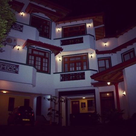 Hotel Mandakini Battaramulla Zewnętrze zdjęcie